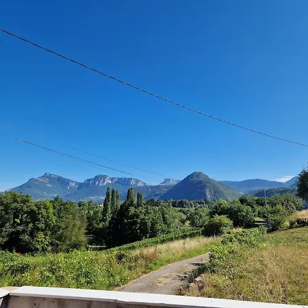 Vakantiehuis House, Pool And Mountains