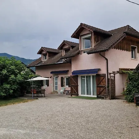 House, Pool And Mountains Vakantiehuis Myans
