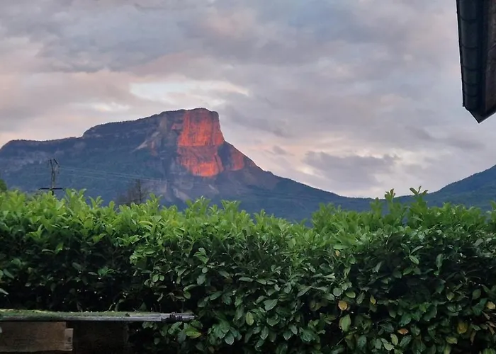 House, Pool And Mountains Vakantiehuis Myans